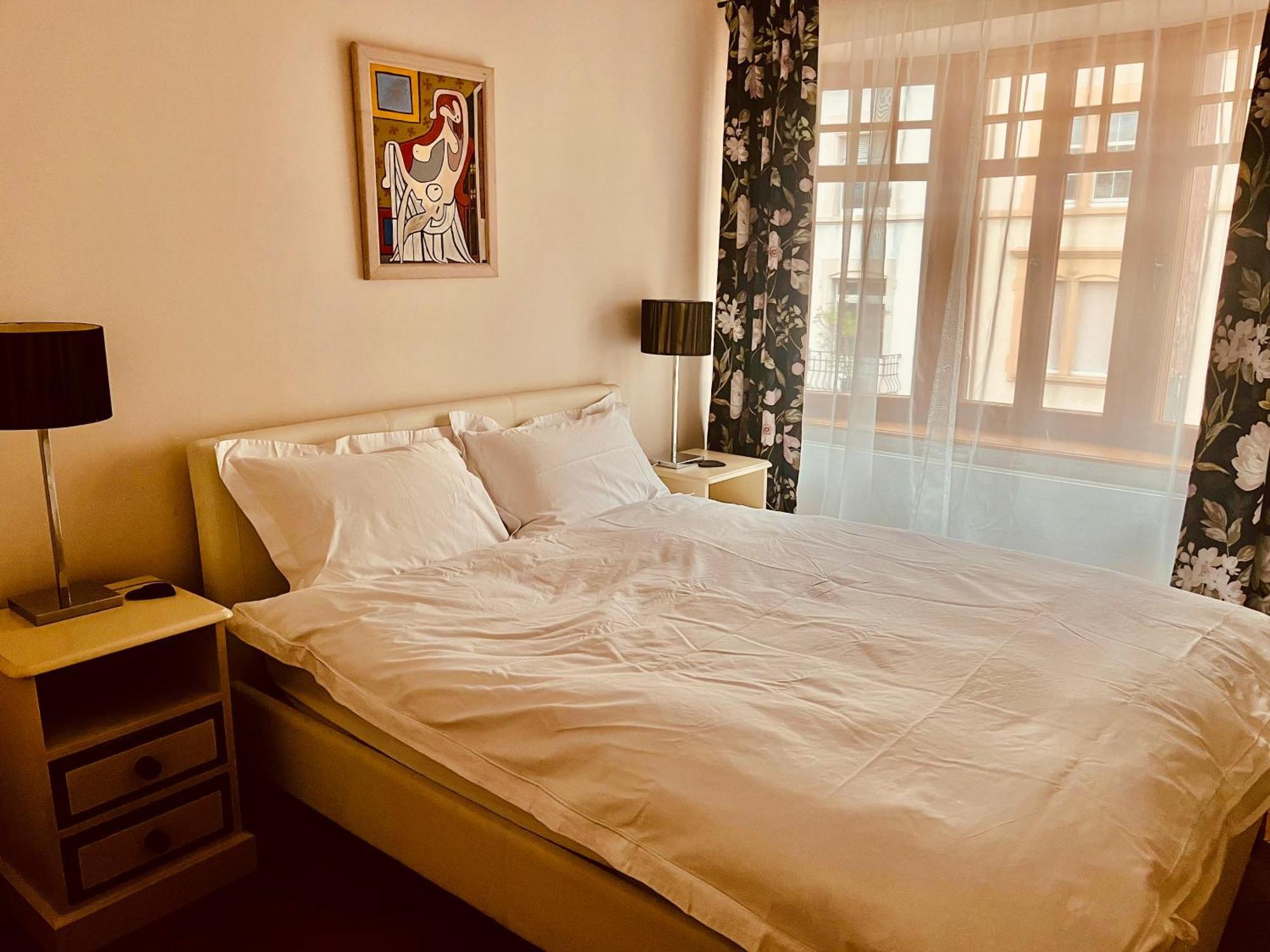 Georgian Guest Rooms Bázel Kültér fotó