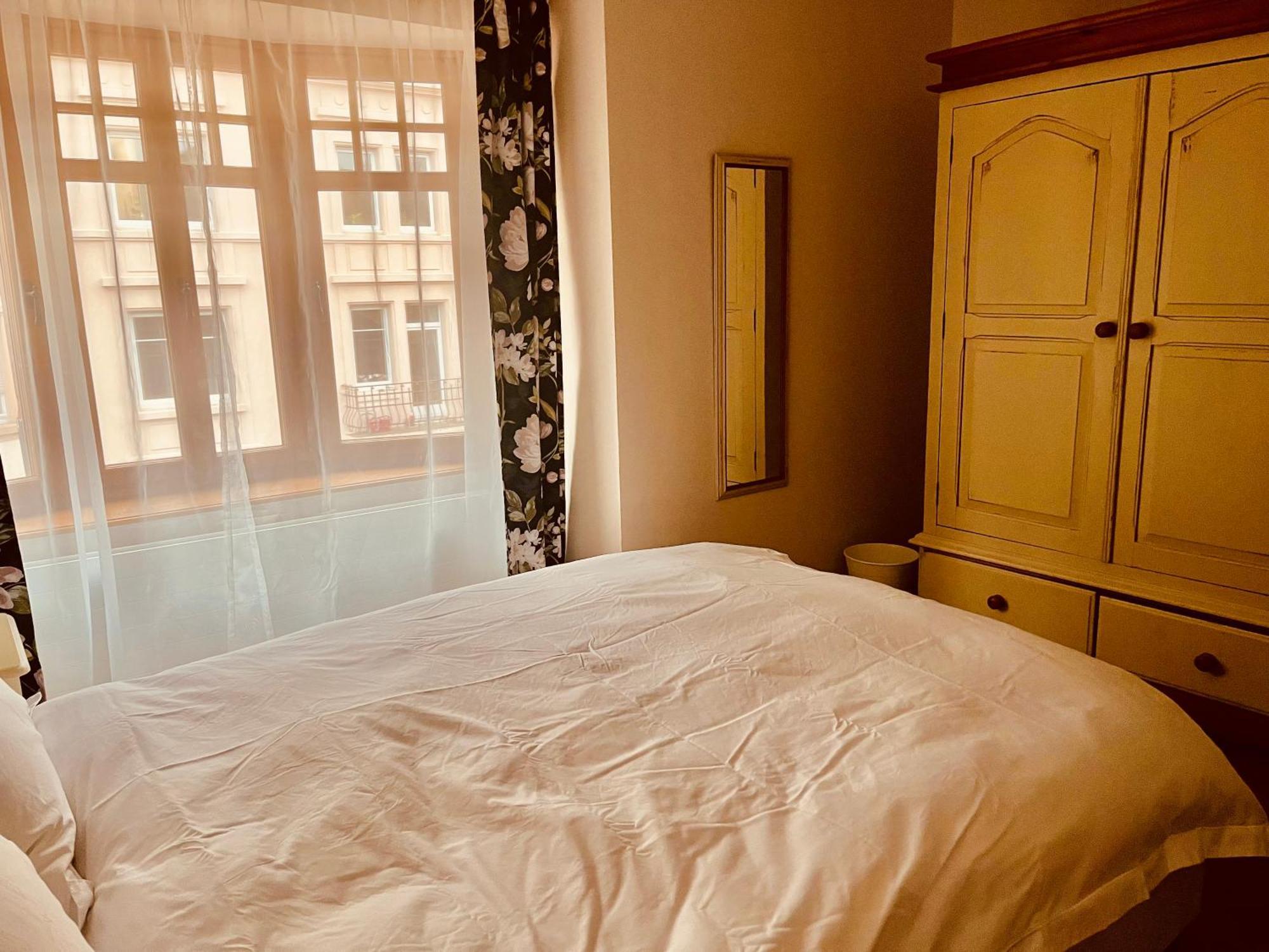 Georgian Guest Rooms Bázel Kültér fotó